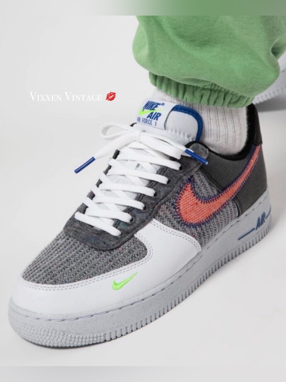 NIKE ‘AIR FORCE 1 LOW RECYCLED JERSEYS PACK’ SNEAKERS IN WHITE/GRAY